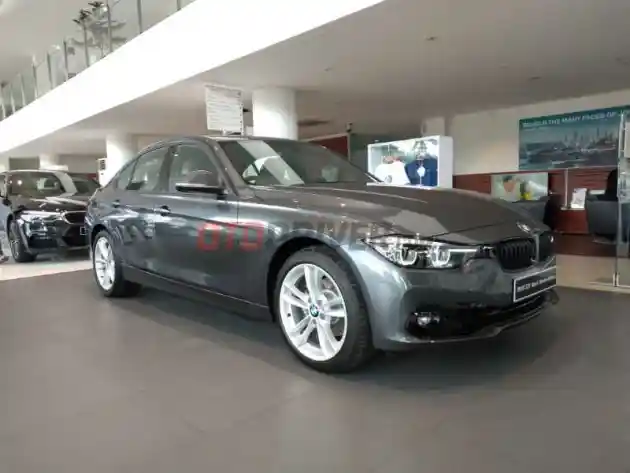 Foto - BMW Tawarkan Program Beli 1 Dapat 2 Untuk Seri-3