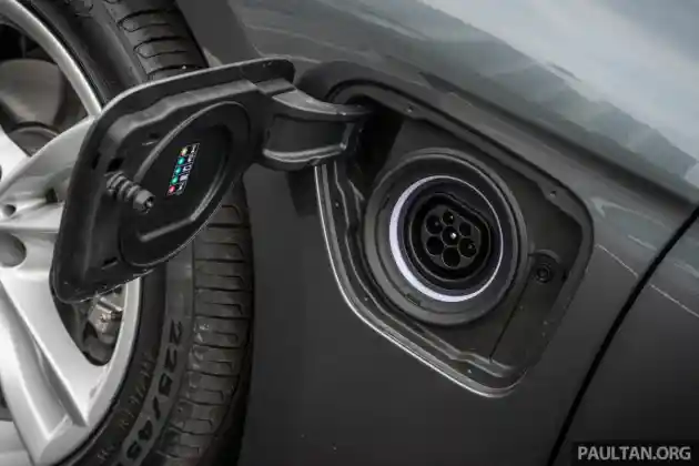 Foto - BMW Dikabarkan Siapkan Mobil Full Elektrik. Tergiur Kesuksesan Tesla?