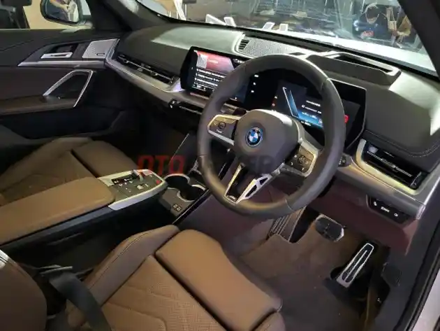 Foto - BMW iX1 Resmi Meluncur, Harga Rp 1,447 Miliar