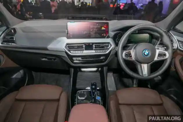 Foto - BMW iX3 Meluncur Di Malaysia, Semakin Dekat Dengan Indonesia