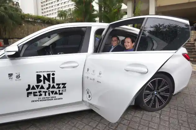 Foto - BMW 320i Sport dan BMW 320i Dynamic Bakal Digunakan Musisi Mancanegara di Jakarta