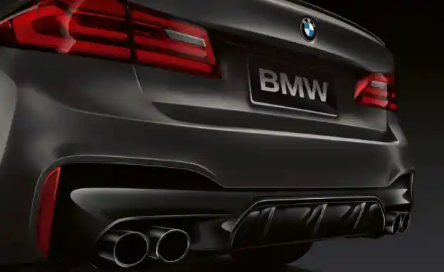 Foto - BMW M5 Resmi Dipasarkan, RP 5,169 M Off The Road