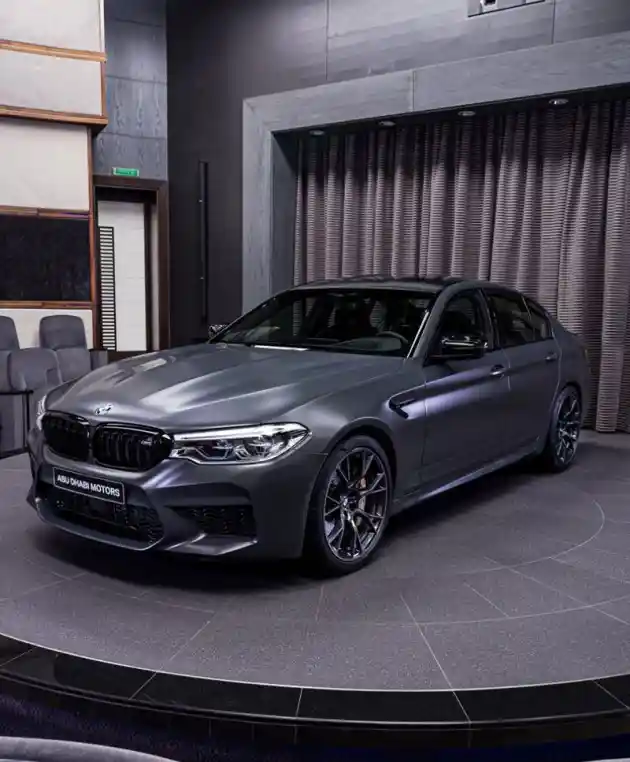 Foto - Detik-detik Peluncuran BMW M5 di Indonesia