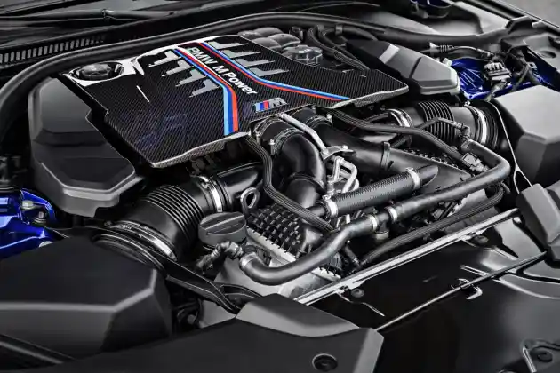 Foto - BMW M5 Generasi Terbaru Dirilis, Dibatasi 250 Km/Jam "Saja"