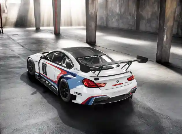 Foto - IAA 2015: BMW M6 GT3 Akhirnya Mengeluarkan Livery Balapnya