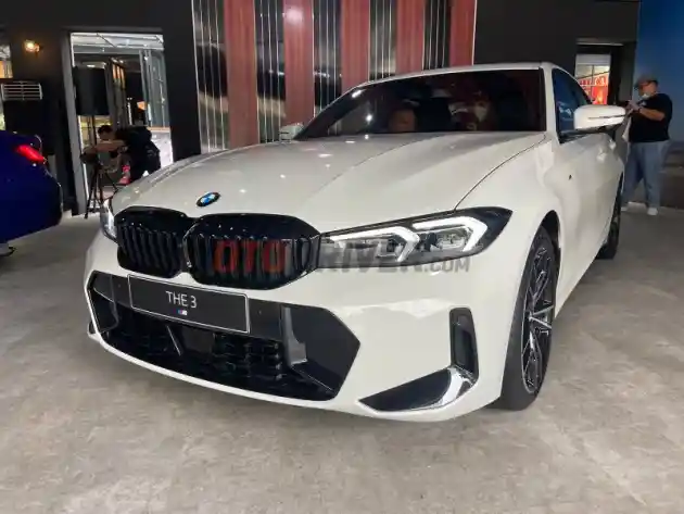 Foto - BMW Luncurkan Seri-3 Terbaru, Harga Mulai Rp 900 Jutaan