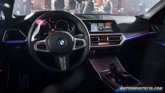 Foto - BMW Seri-3 Generasi Terbaru Debut di FIlipina, Sentuh RP 1,3 Milyar!