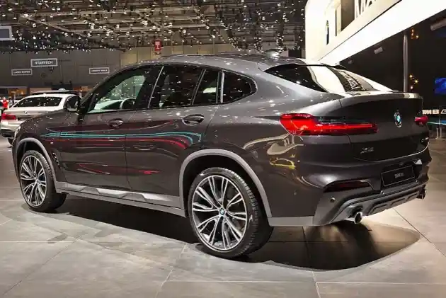 Foto - BMW X4 Generasi Terbaru Meluncur di Indonesia Pekan Depan!