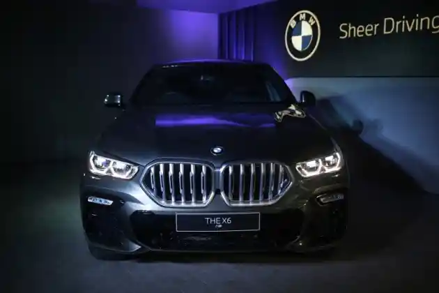 Foto - Wajah Glowing BMW X6 Generasi Terbaru 