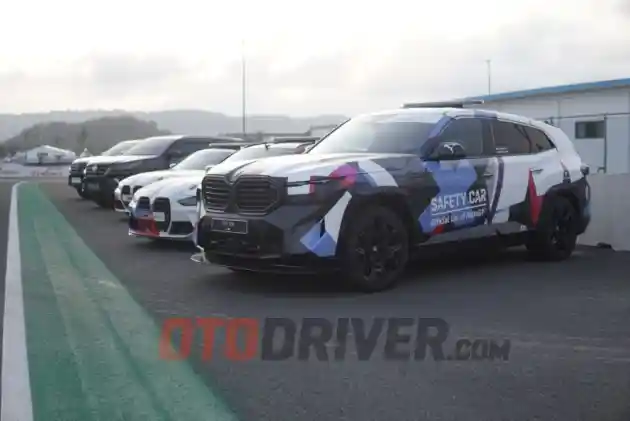 Foto - Intip Safety Car BMW Di Moto GP 2024 Mandalika