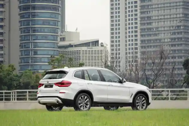 Foto - BMW Luncurkan Tiga SUV Terbarunya Sekaligus. Apa Perbedaannya?