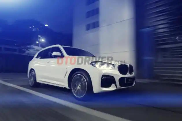 Foto - Dua BMW CKD Meluncur, X7 Lebih Murah Rp 100 Juta Dari Versi CBU