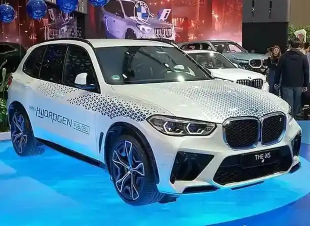 Foto - BMW Siapkan Mobil Hydrogen Yang Dikembangkan Bersama Toyota, Dijual Mulai 2028