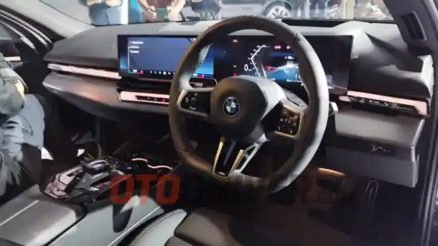 Foto - BMW Indonesia Luncurkan i5 Touring, Mobil Estate Listrik Pertama Di Kolong Jagad