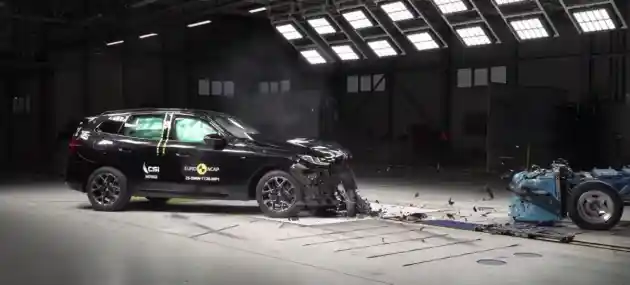 Foto - VIDEO: Crash Test BMW X3 (Euro NCAP)