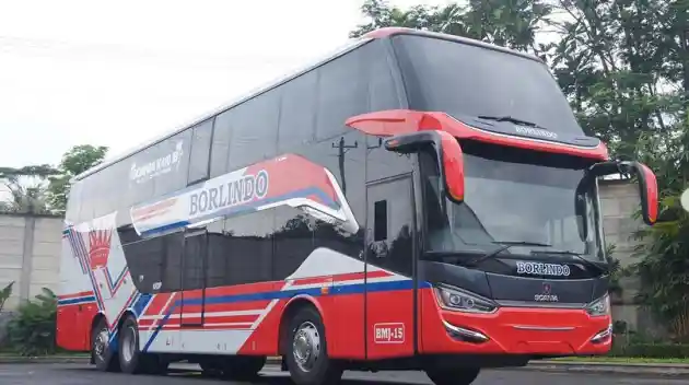 Foto - Kisah Semua Penumpang Borlindo Diajak Lebaran Di Rumah Driver