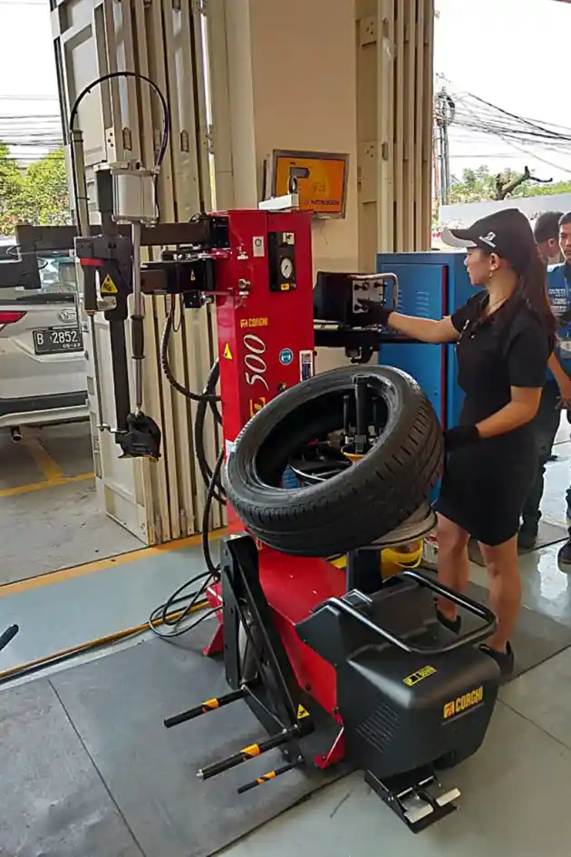 Foto - Kabar Baik Jika Beli Ban Bridgestone Sekarang