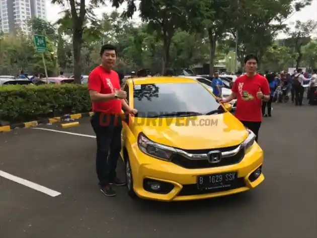 Foto - Ratusan Pemilik Pertama Honda All New Brio Serentak Terima Unit