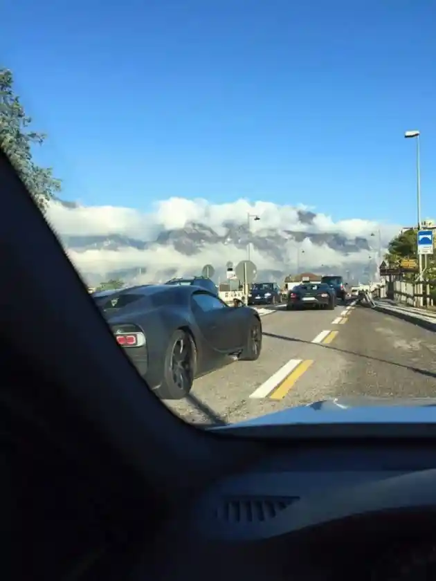 Foto - VIDEO: Penerus Bugatti Veyron Tertangkap Kamera, Tenaga 1.500 HP