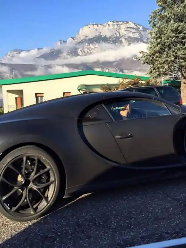 Foto - VIDEO: Penerus Bugatti Veyron Tertangkap Kamera, Tenaga 1.500 HP