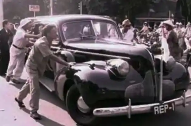 Foto - Ia Disebut Bapak Pancasila, Ini Mobil Bersejarah Dan Unik Yang Pernah Jadi Tunggangannya