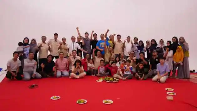 Foto - Komunitas Trooper Indonesia Rayakan Ulang Tahun Bersama Anak Yatim dan Janda