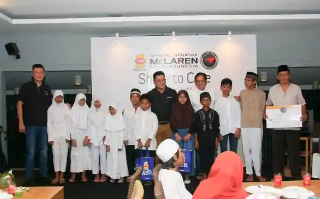 Foto - McLaren Club Indonesia Didukung TOP 1 Berbagi Kebahagiaan Dengan Anak Yatim