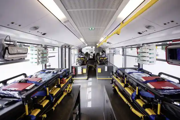 Foto - Pimp The Bus….. Bus Ini Disulap Jadi Ambulans Terbesar