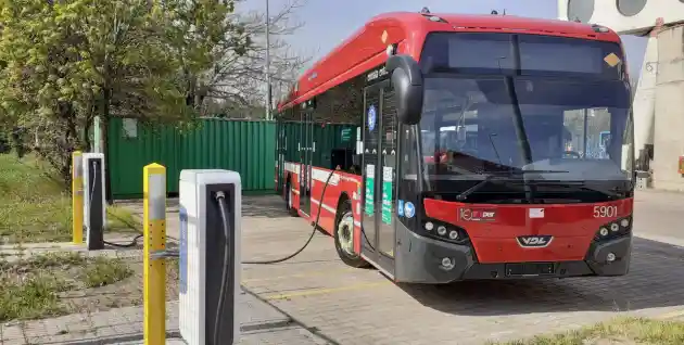 Foto - Tak Ada Alasan Tolak Bus Kota Tenaga Listrik