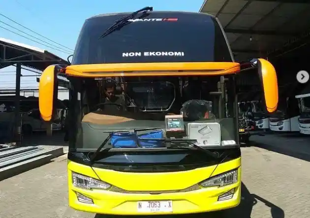 Foto - Bus Baru PO Cahaya Trans Pakai Bodi Avante H8 Flanker Edition, Ada Yang Unik