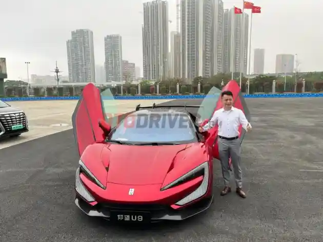 Foto - Mengenal Langsung Supercar Listrik BYD Yangwang U9