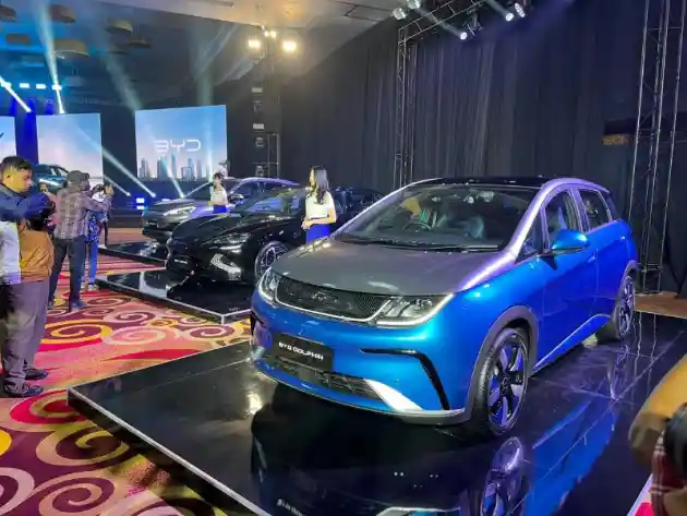 Foto - Toyota Pandang Positif Datangnya Merek-Merek Baru Asal Tiongkok