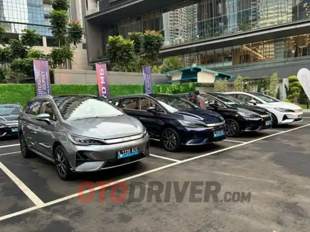 Foto - Inilah Penyebab AC Tidak Dingin Pada BYD M6 Yang Diuji Dalam Media Test Drive