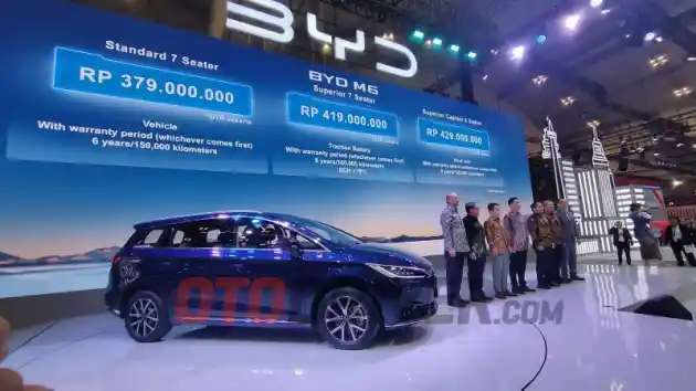 Foto - BYD M6 Resmi Diluncurkan, Harga Mulai Rp 379 juta