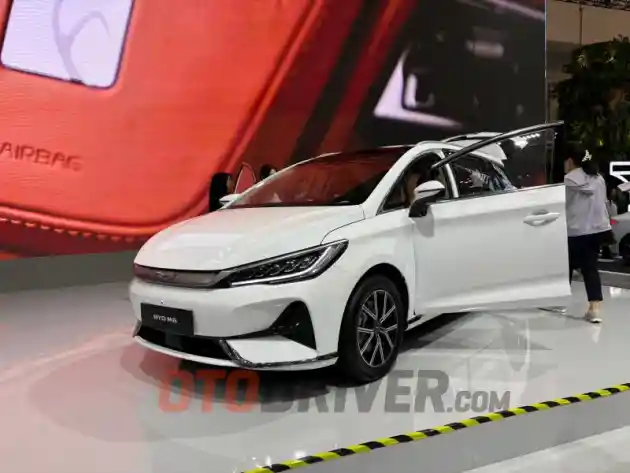 Foto - BYD M6 Tembus di Atas 300 SPK Sepanjang GIIAS 2024, BYD Janji Inden 75 Hari Saja