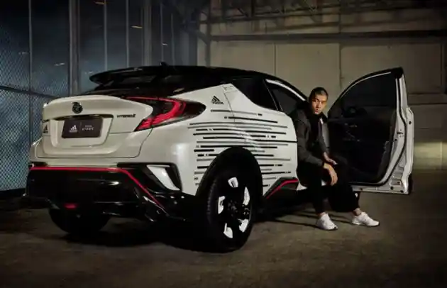 Foto - Toyota C-HR Jadi Sporty Dengan Merek Adidas