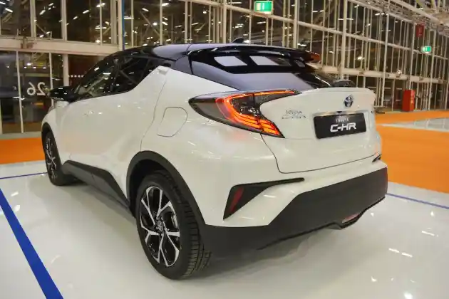 Foto - Toyota C-HR Bisa Hadir Pakai Mesin Sienta