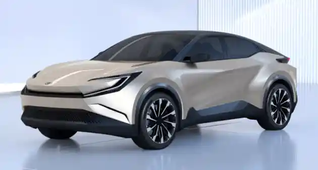 Foto - Toyota C-HR Generasi Terbaru Tak Akan Ada Opsi Mesin Konvensional