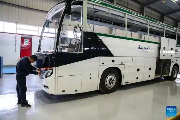 Foto - King Long, Pionir Bus Tiongkok Di Jazirah Arab