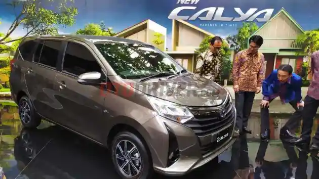 Foto - Perbandingan Harga New Sigra dengan New Calya