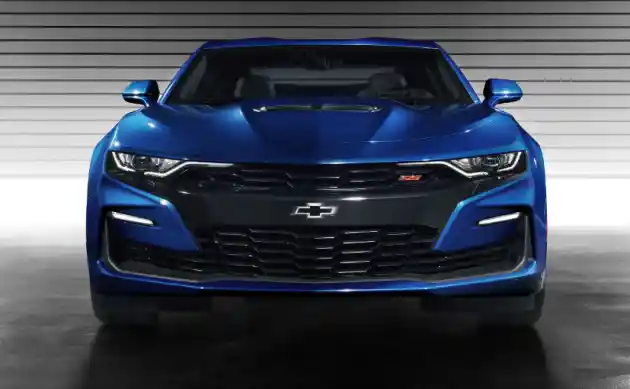 Foto - Chevrolet Camaro 2019 Pakai Mesin Kecil dan Transmisi 10 Percepatan!