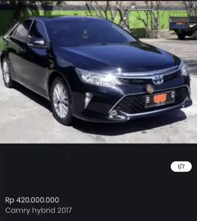 Foto - Toyota Camry Bekas Seharga LMPV