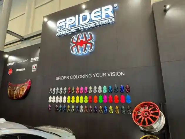 Foto - Lamborghini Aventador Raffi Ahmad Pakai Cat Karya Anak Bangsa