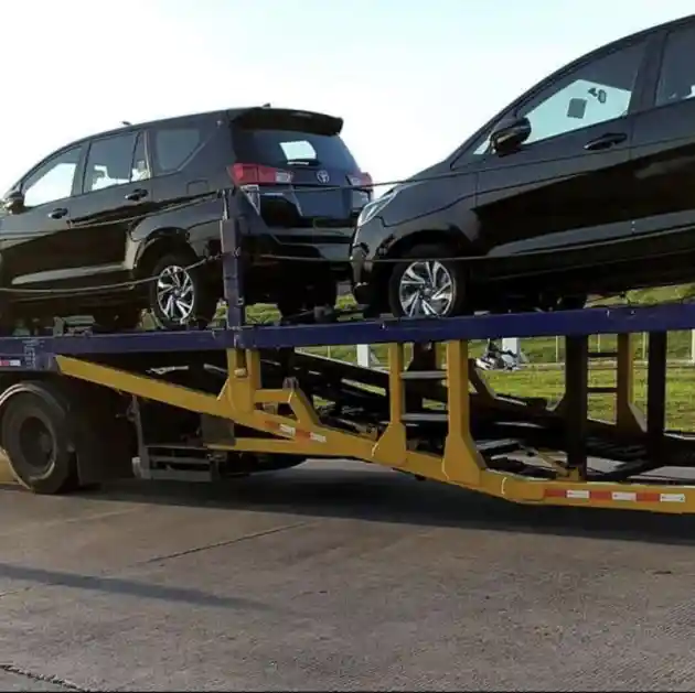 Foto - Bagian Belakang Kijang Innova Facelift Juga Terkuak