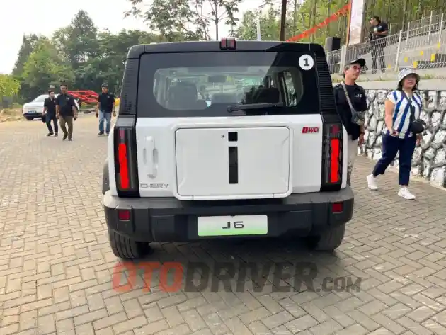 Foto - Kenapa Nama iCar 03 Diganti Jadi Chery J6