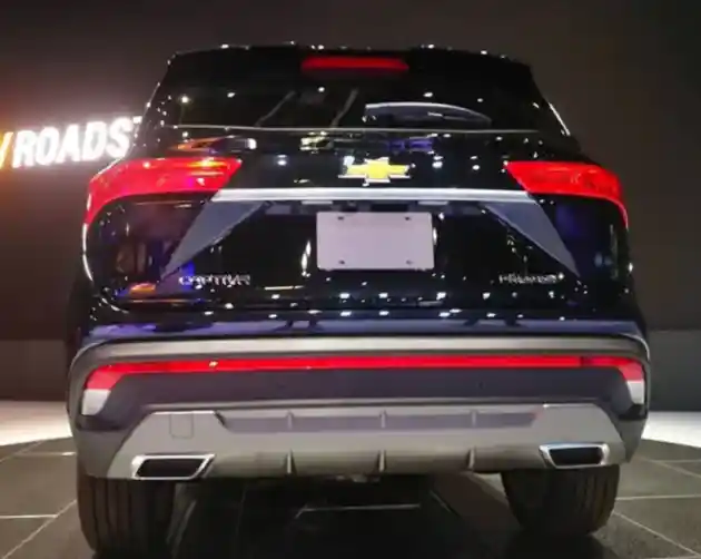 Foto - Chevrolet Captiva Generasi Terbaru Adalah Rebadge Wuling SUV?