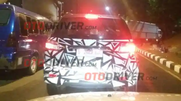 Foto - SPY SHOT: Chevrolet Trailblazer Facelift Diuji Di Jakarta