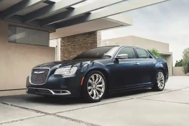 Foto - Garansindo Rilis Chrysler 300C Facelift