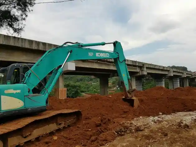 Foto - Perbaikan Jembatan Cisomang Tol Purbaleunyi Masuki Tahap Akhir, Ini Penyebab Rusaknya