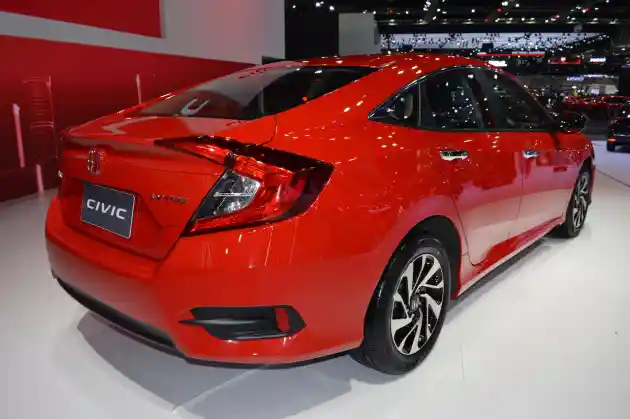 Foto - Honda Civic Turbo Varian Tertinggi Rupanya Muncul di Thailand